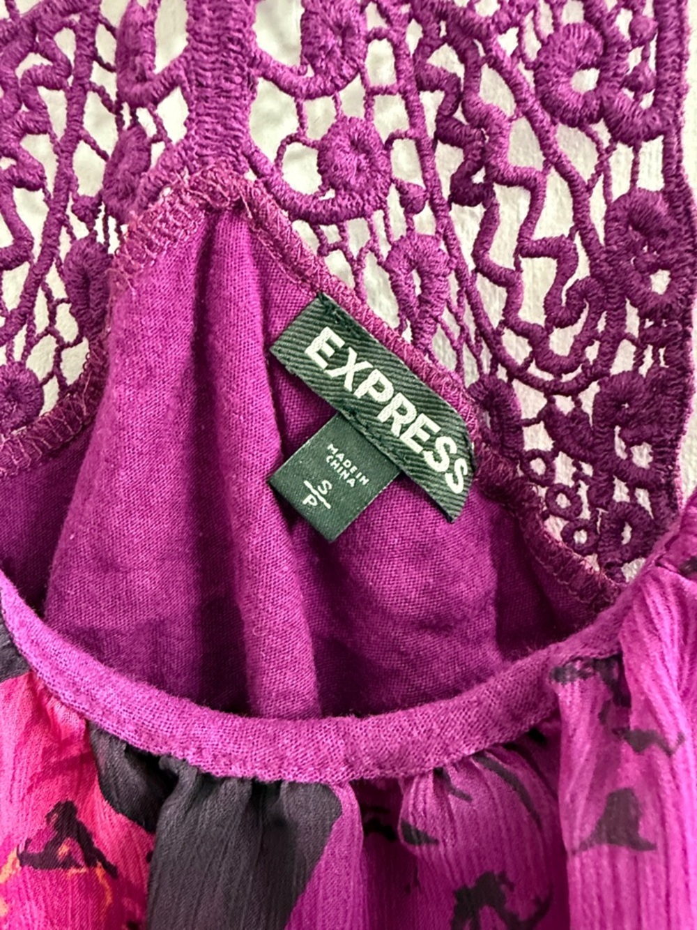 Express Fuchsia & Magenta Floral Lace-Back Camisole - Picture 4 of 10